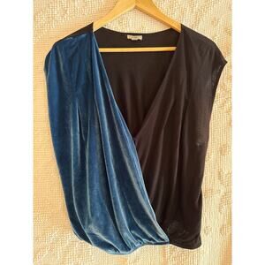 URBAN OUTFITTERS ECOTE V Neck Top Draped Dual Tone Size Large Blue Black